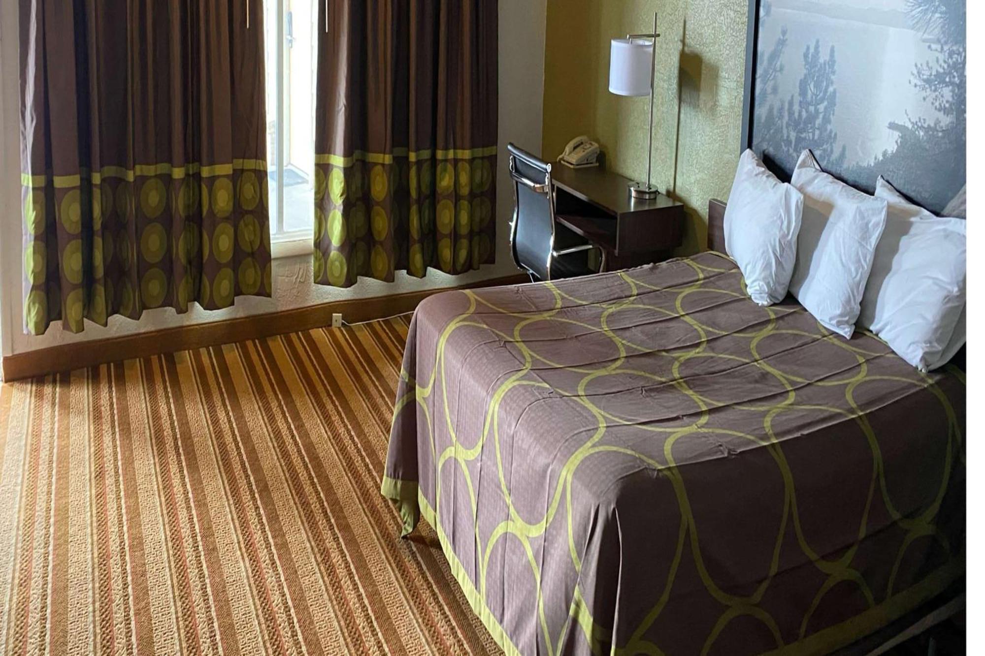 Hotel Super 8 By Wyndham Wells Exteriér fotografie